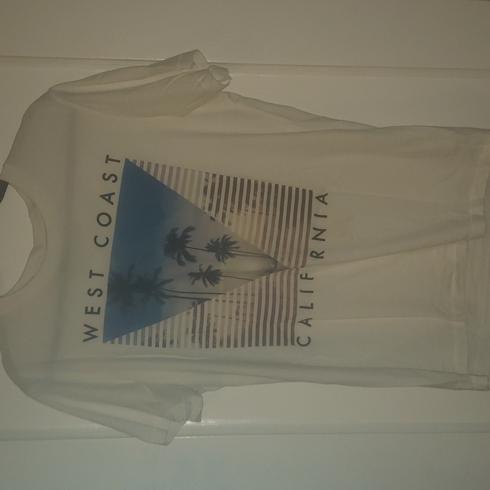 T shirt - Picture 2 of 4